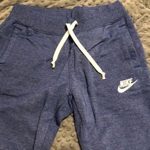 Nike Sportswear Heritage Joggers